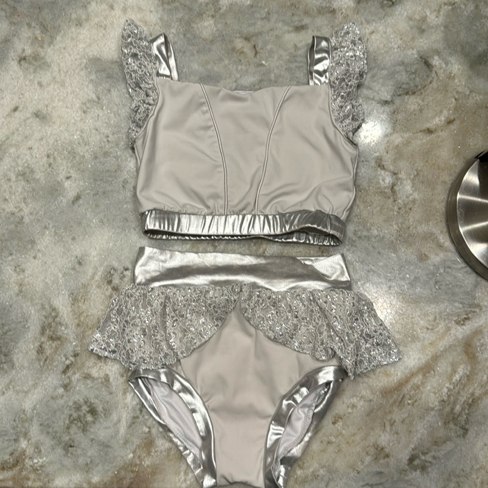 Evies Closet dance set CL